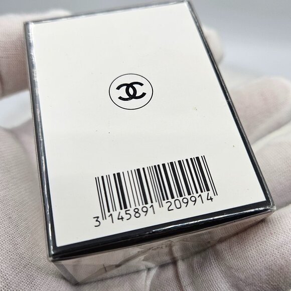 CHANEL No 19 Parfum - Picture 3 of 7